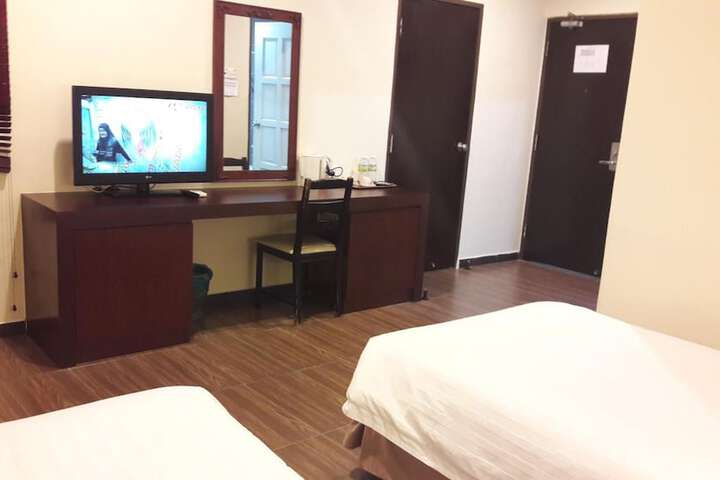 Room 44 of 61