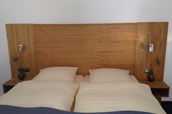 Room 13 of 85