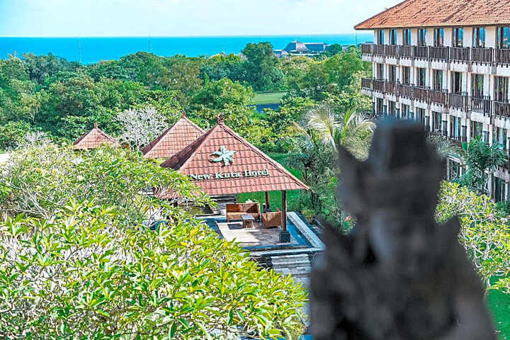 New Kuta Hotel by Lorin