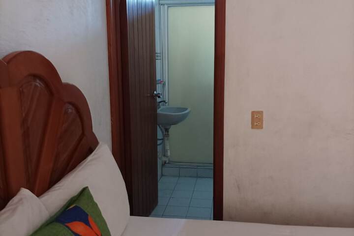 Room 27 of 42