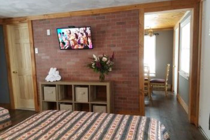 Room 14 of 18