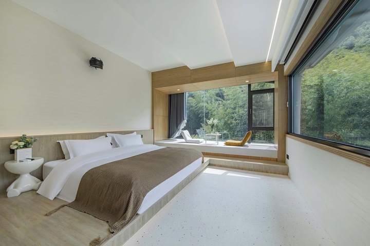 Room 6 of 119