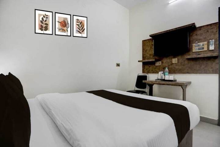 Room 5 of 28