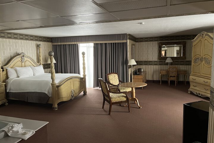 Room 21 of 53