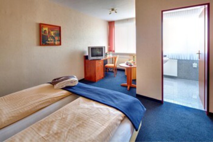 Room 44 of 50