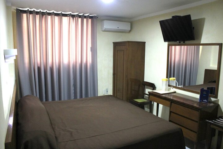 Room 28 of 65