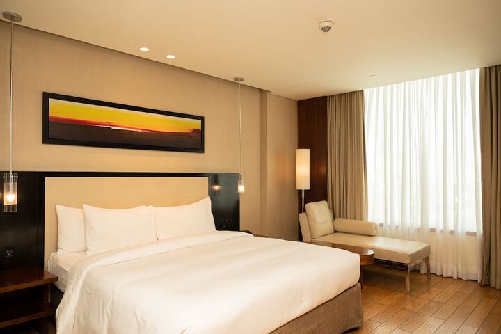 Room 26 of 100