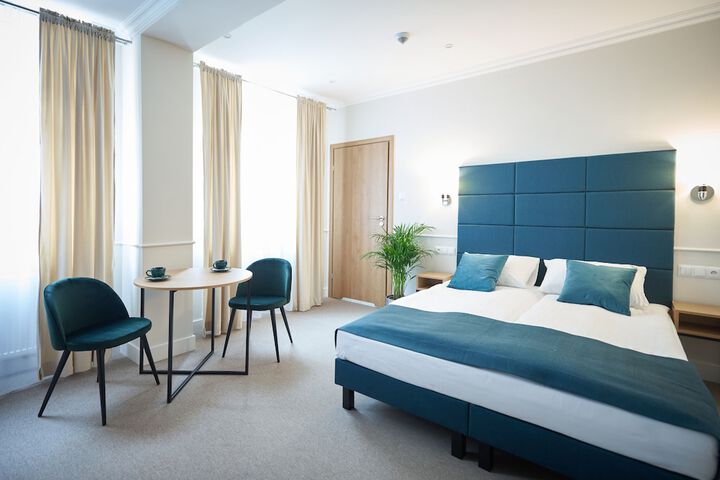 Room 14 of 73