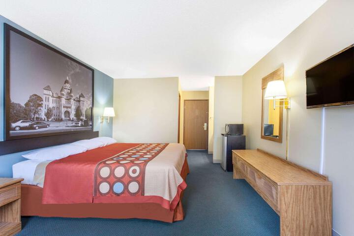 1 King Bed (1 of 8)