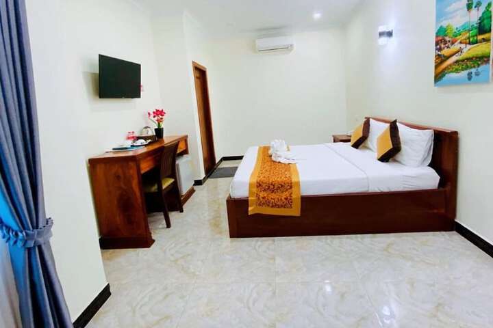 Room 14 of 30