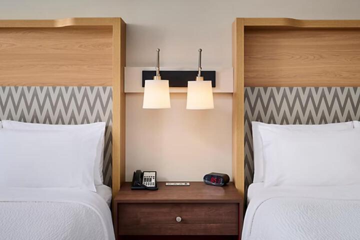 Standard Room, King or Two Doubles (4 of 7)