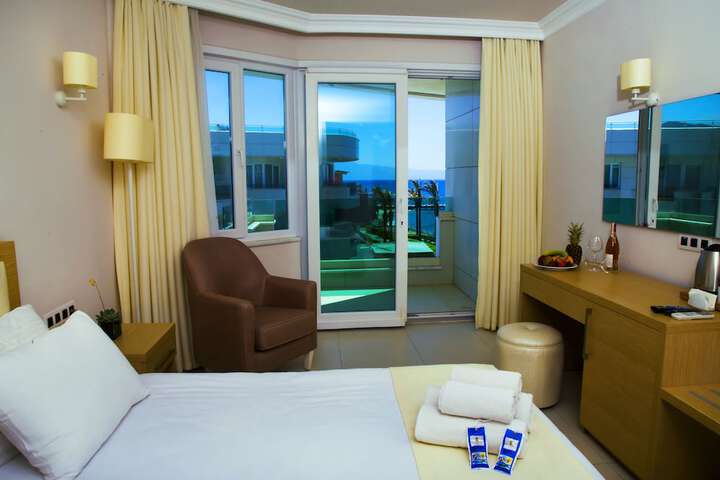 Room 5 of 95