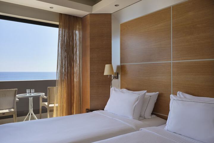 Room 15 of 87