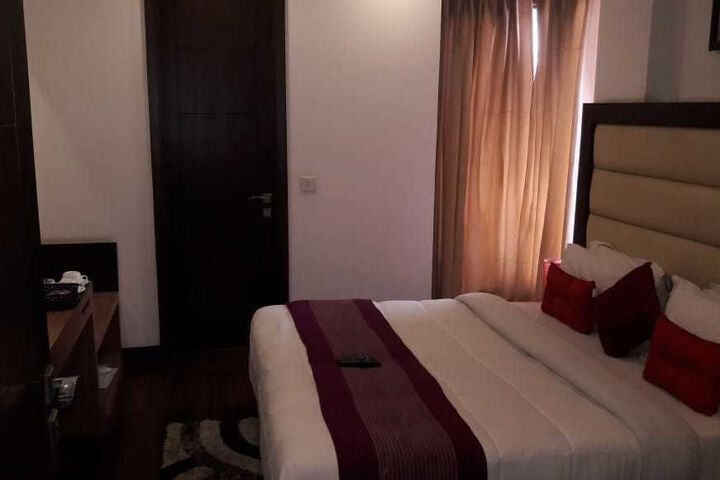Room 18 of 21