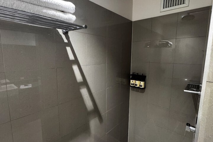Room 42 of 73
