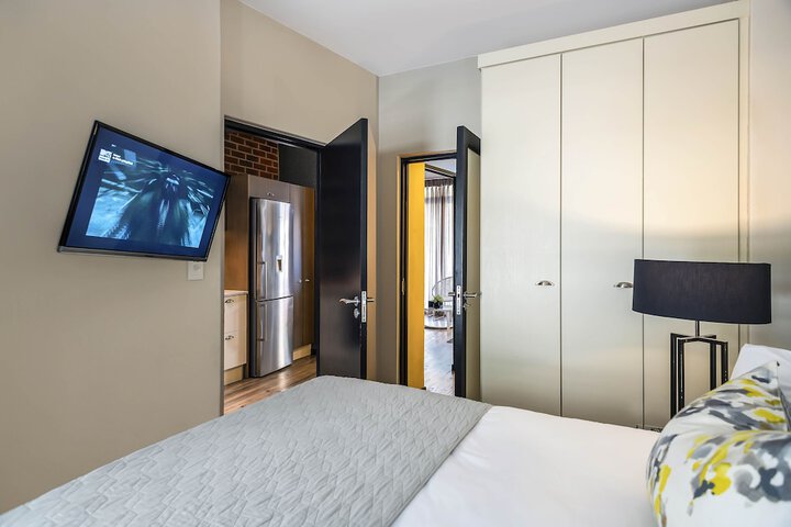 Room 57 of 77
