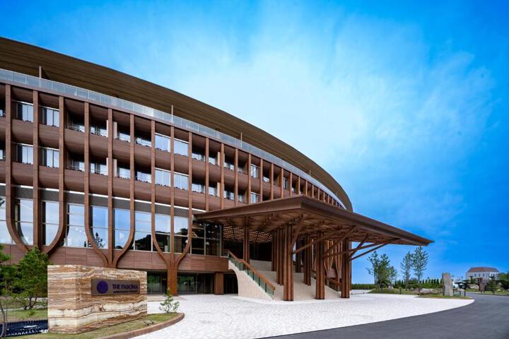 THE PASONA natureverse retreat