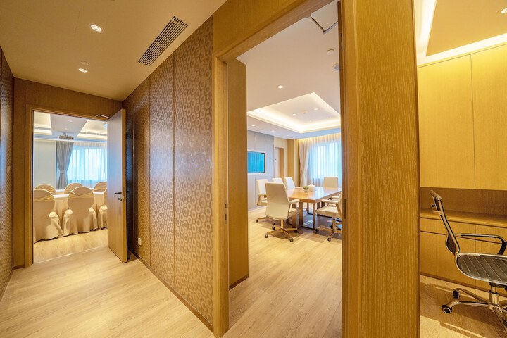 Business Center 129 of 142