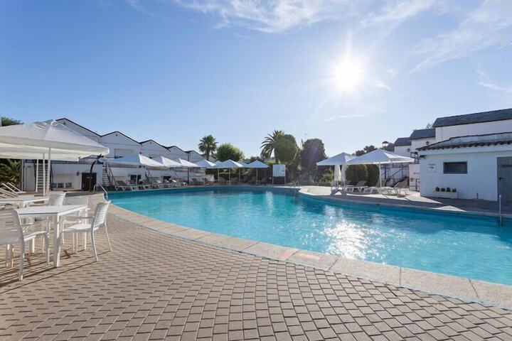 Hotel with Pool