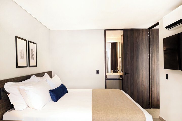 Room 4 of 39