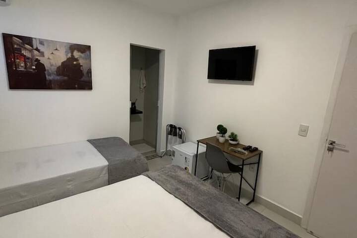 Room 6 of 13
