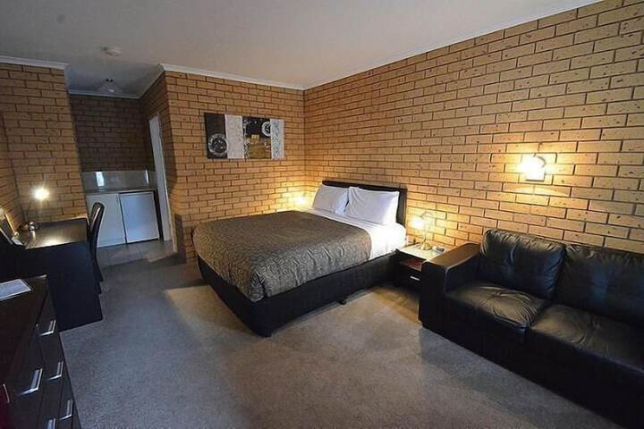 Room 6 of 22