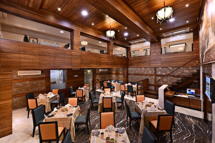 Dining Photos