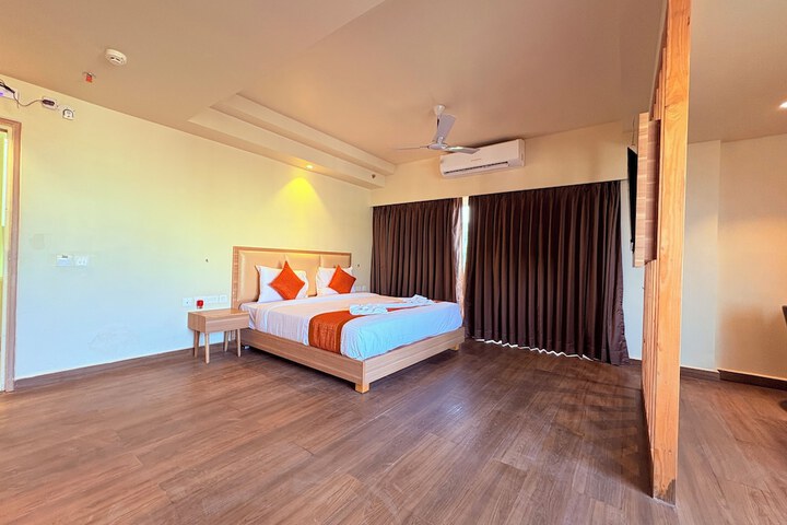 Room 9 of 73