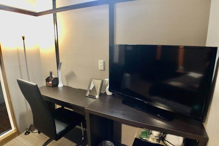 Room 32 of 79