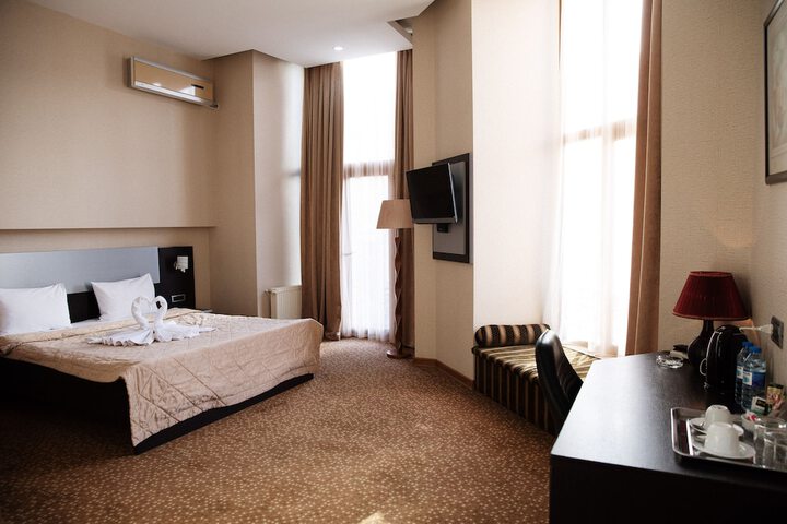 Room 13 of 46