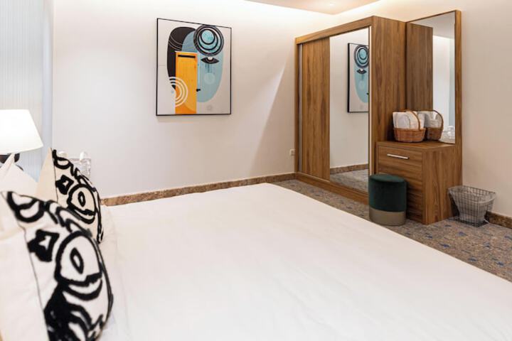 Room 10 of 31