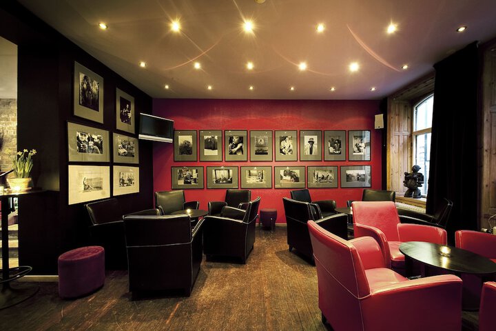 Lounge 58 of 66