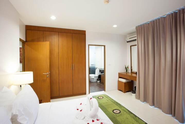 Room 13 of 94