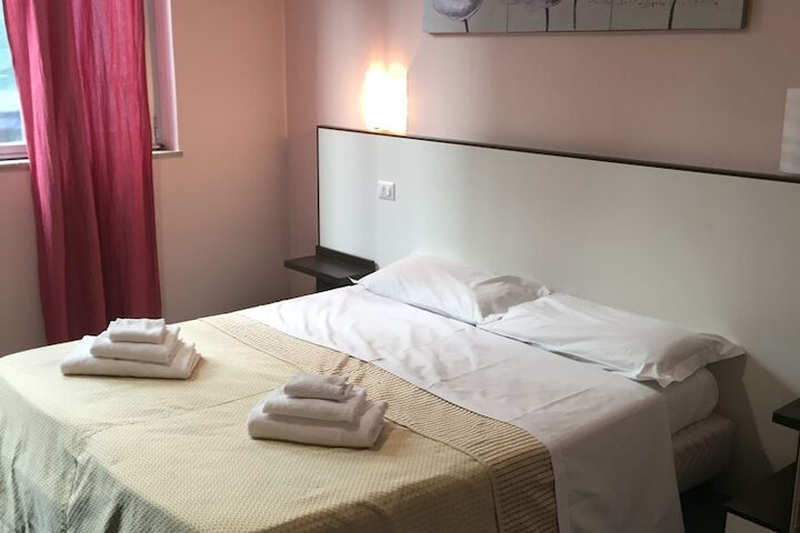 Room 15 of 36
