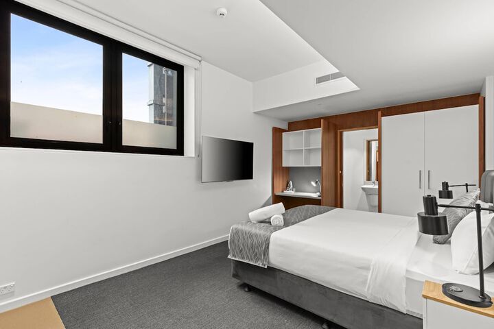 Room 5 of 19
