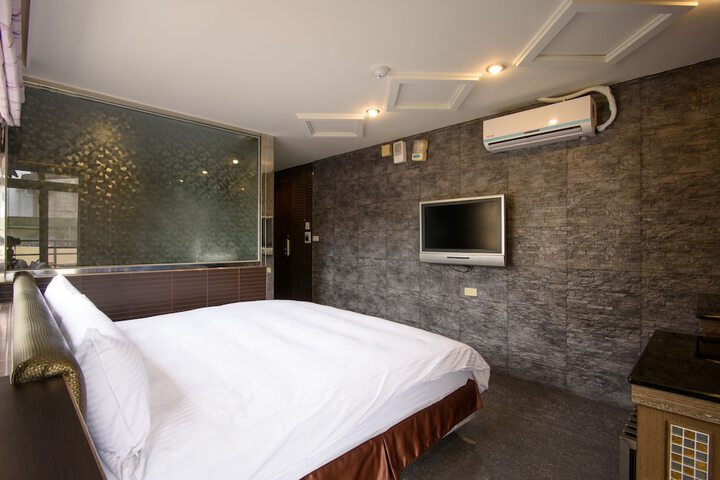 Room 14 of 41