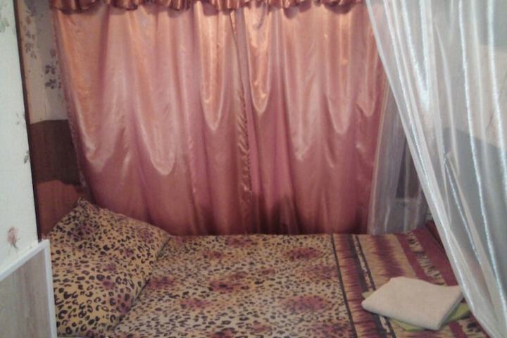 Room 2 of 16