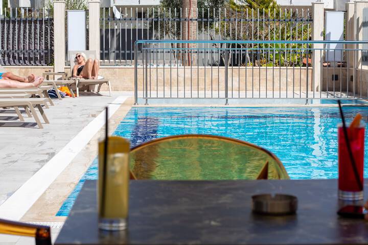 Pool 47 of 93
