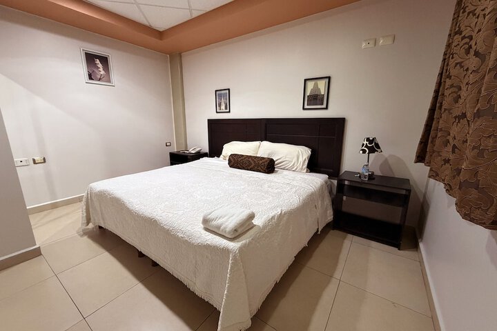 Room 26 of 38