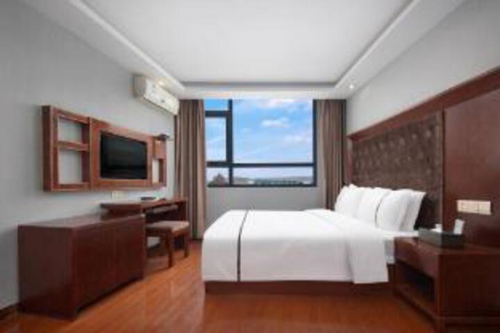 Room 4 of 6