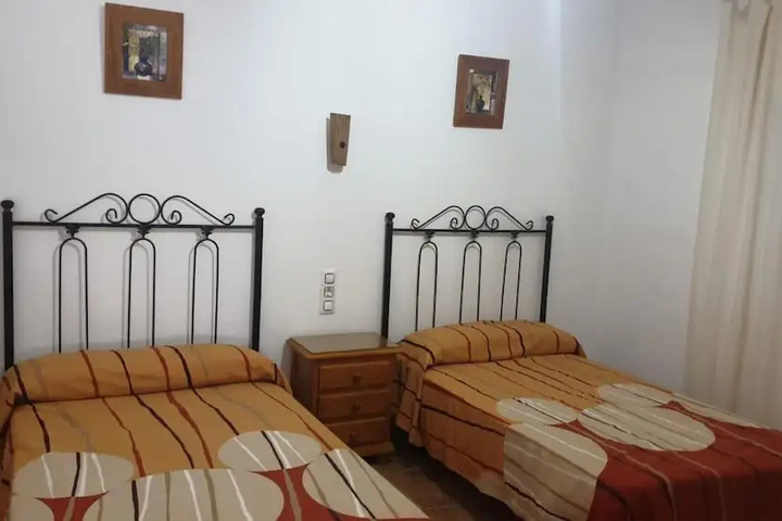 Room 5 of 17