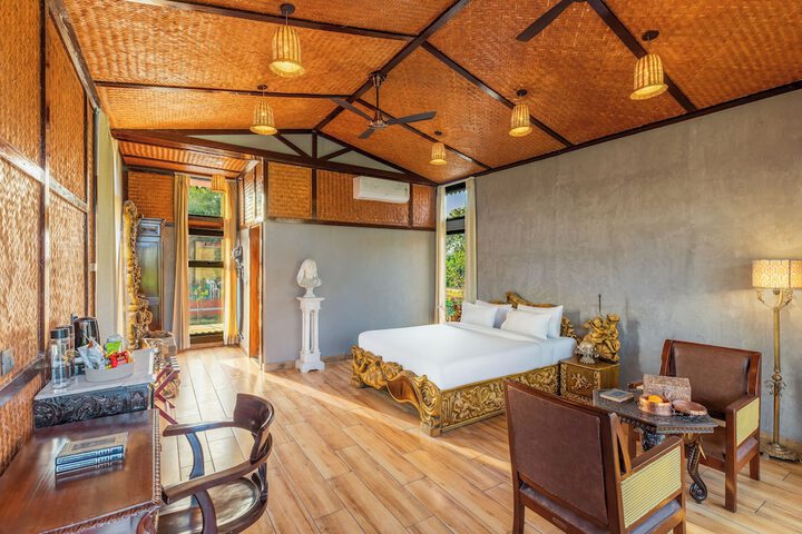 Room 4 of 61