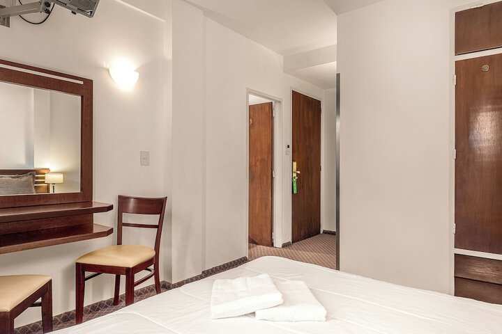 Room 12 of 34