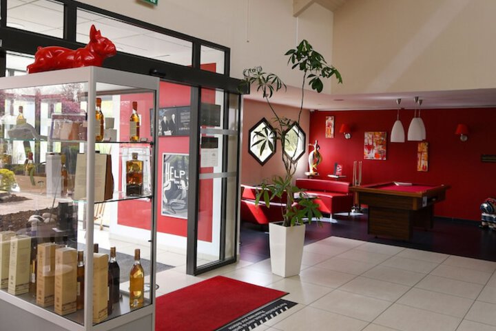 Guest Lobby