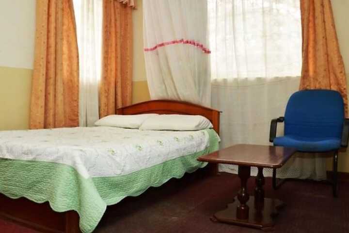 Room 3 of 8