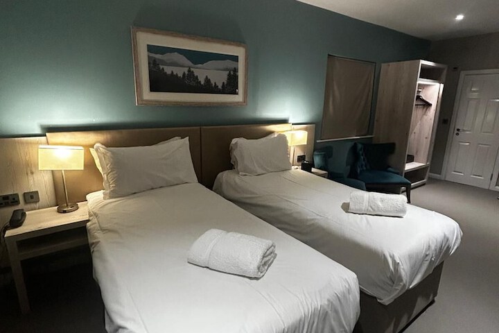 Room 42 of 94