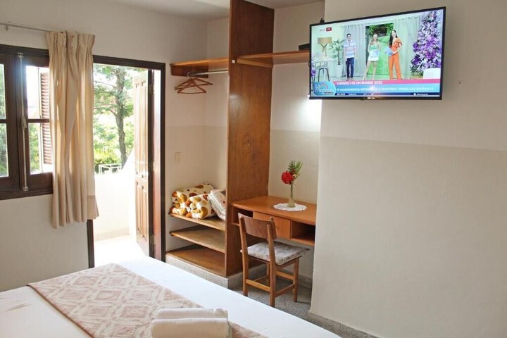 Room 6 of 26