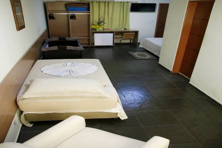 Room 10 of 32