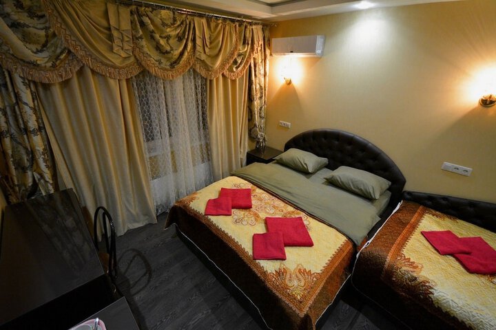 Room 14 of 33