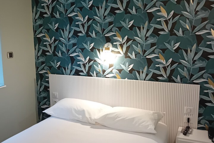 Room 17 of 54